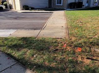 82 Chatham Ct, Hightstown, NJ 08520