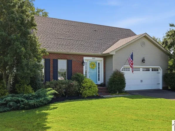 860 Oaks Country Club Rd, Murray, KY 42071