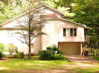 27 Robin Ln, Shelton, CT 06484