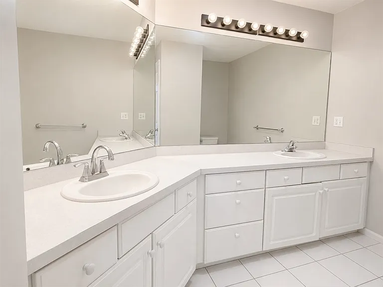 37 Village Dr #37 — Photo 7