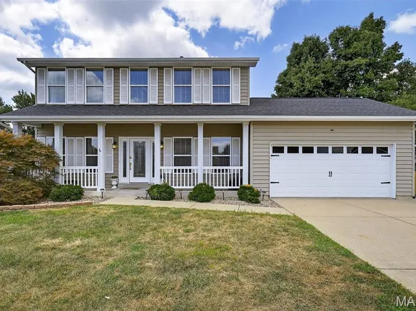 1995 Graystone Dr, Saint Charles, MO 63303