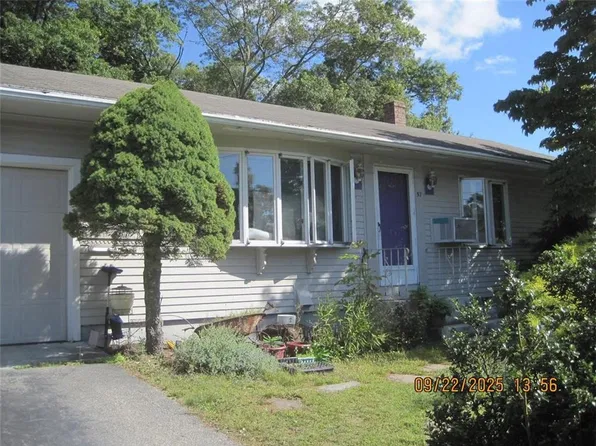 57 Roundway Dr, Coventry, RI 02816