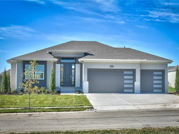 2301 W 176th Ter, Overland Park, KS 66085