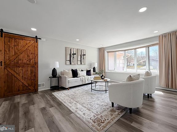 4th image of 2419 Pinefield Rd