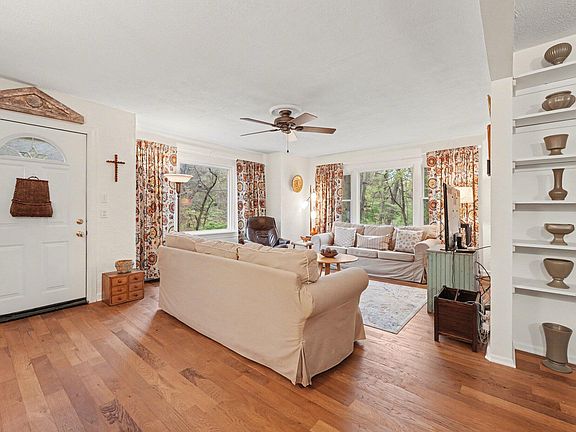 3rd image of 107 W Stillwater Ave
