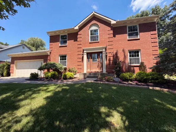 12169 Village Woods Dr, Cincinnati, OH 45241