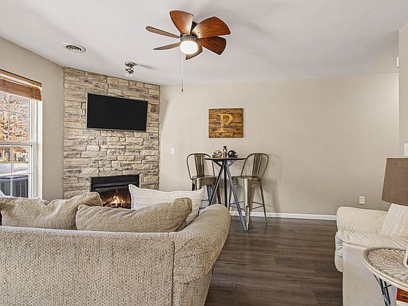 3rd image of 665 Forest Glen Dr
