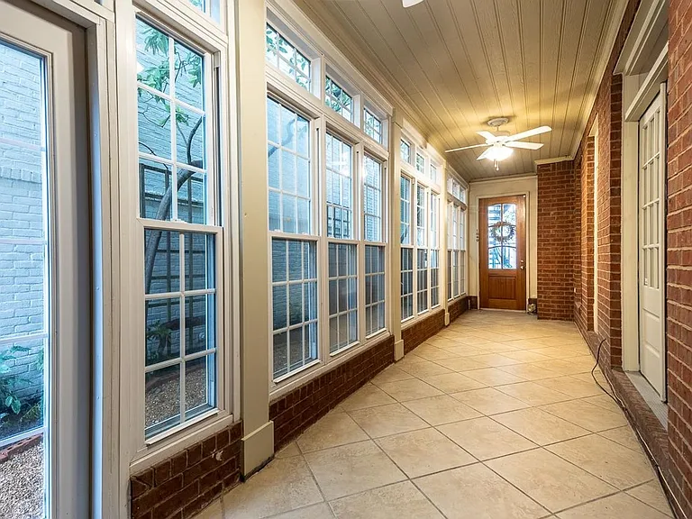 1060 Island Dr — Photo 16