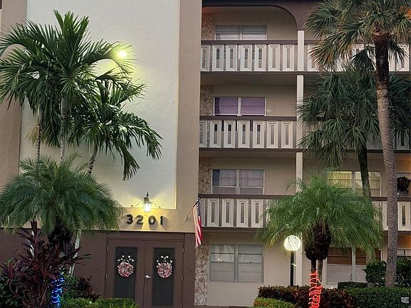 4th image of 3201 Portofino Pt #C1