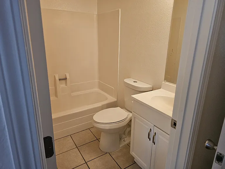 1824 Chambord Dr — Photo 2