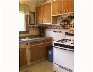 4th image of 10168 Neely St