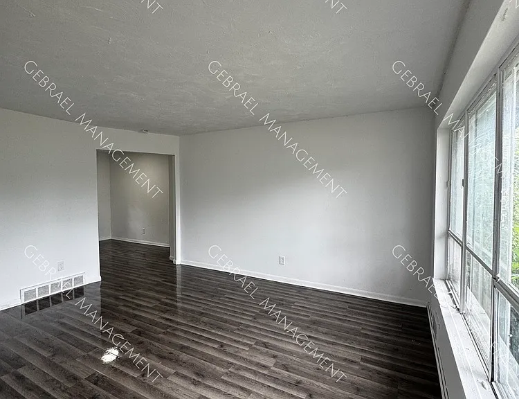 808 Chatham Dr — Photo 4