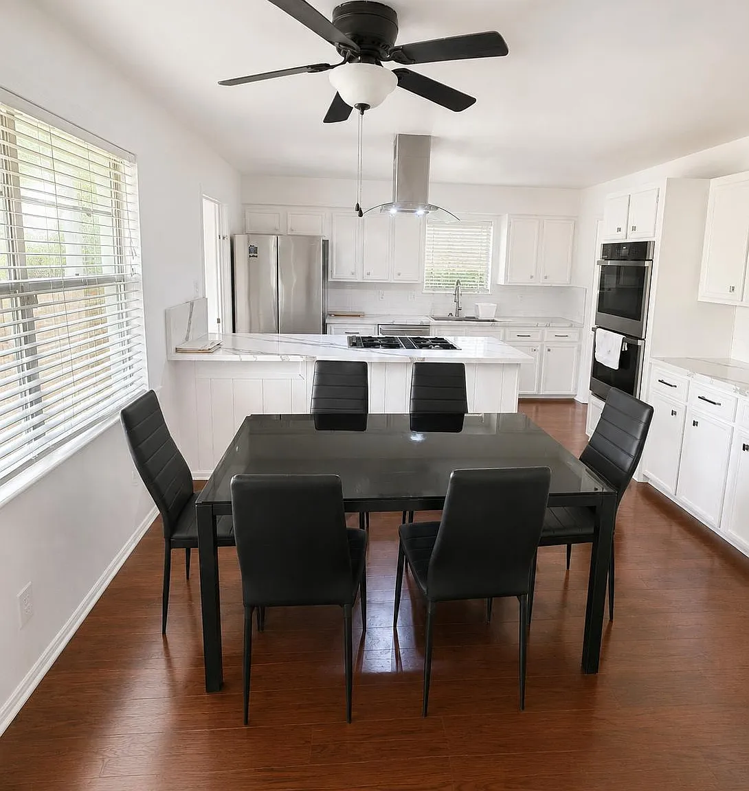 4 bed, 2.5 bath, 3000 sqft, $910 — Photo 4