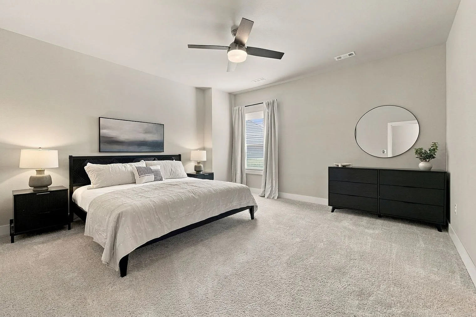 3 bed, 2.0 bath, 1722 sqft, $4,052 — Photo 4