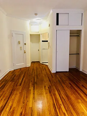 Rented by Urban Real Estate Inc | media 9