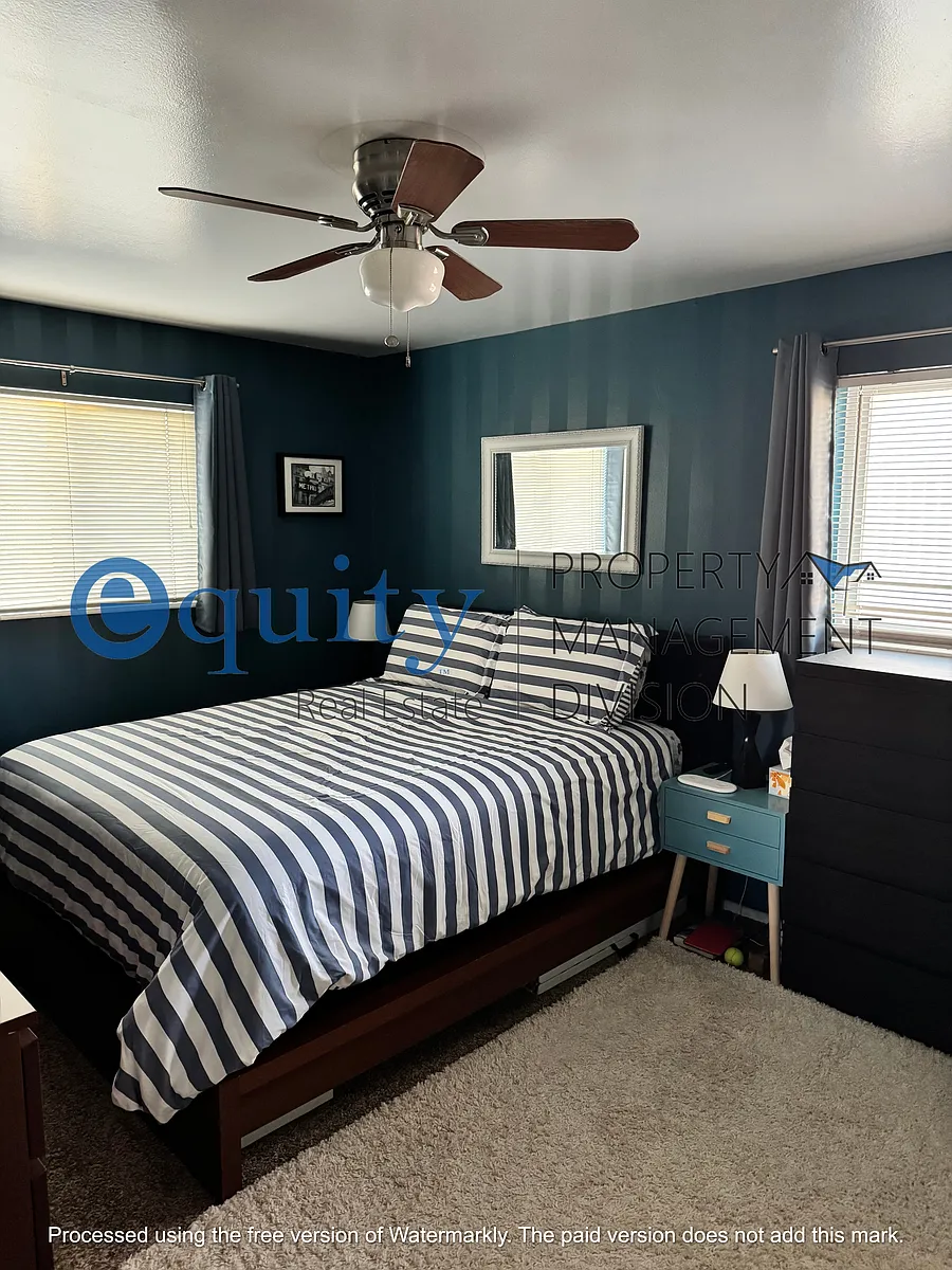 Building Photo - 549 E Stringham Ave #D