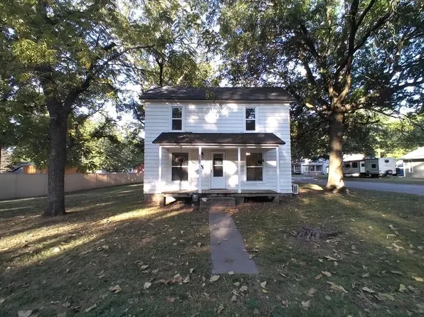 1203 S Evergreen Ave, Chanute, KS 66720