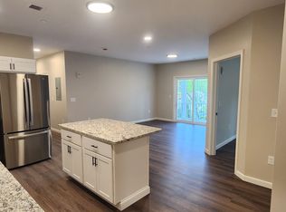 217 Rockingham Rd #201, Londonderry, NH 03053