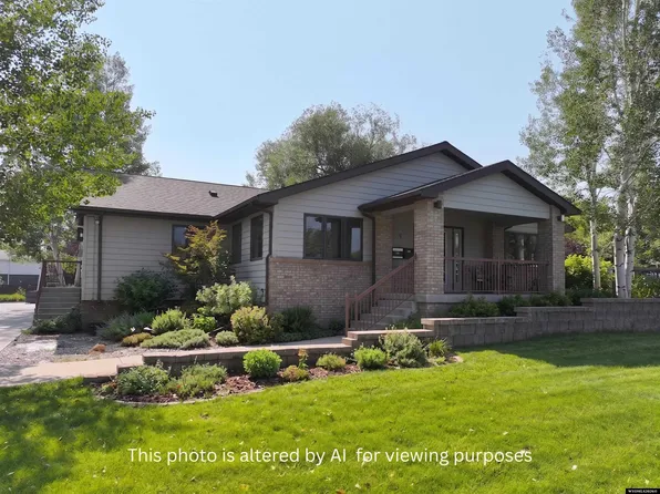 890 N 2nd St, Lander, WY 82520