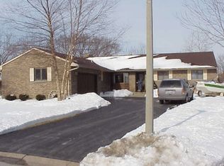 4294 Shadowrock Ct, Gurnee, IL 60031