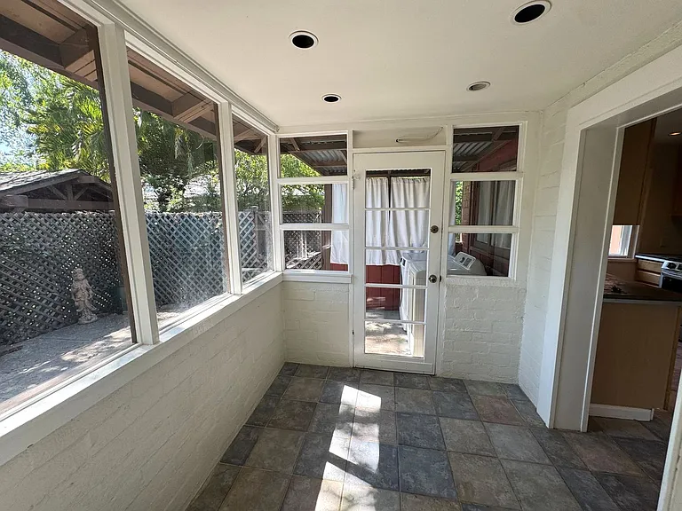 406 S Signal St #A — Photo 11