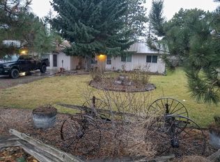 1300 Cheyne Rd, Zillah, WA 98953