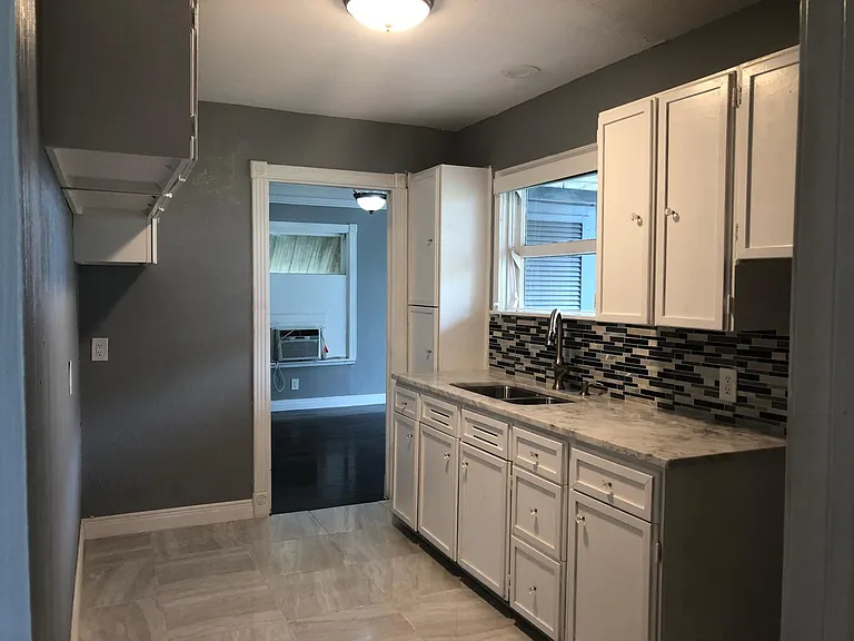 1518 Cambridge Dr — Photo 12