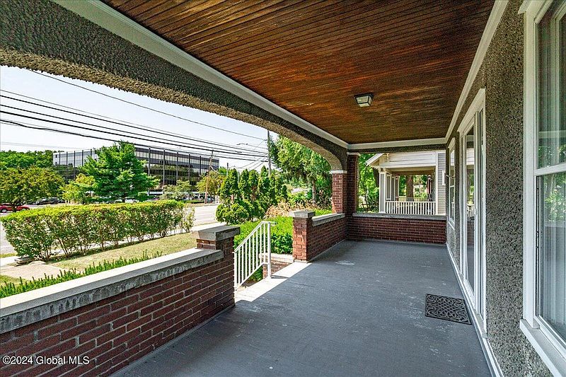 3rd image of 1449 Western Avenue