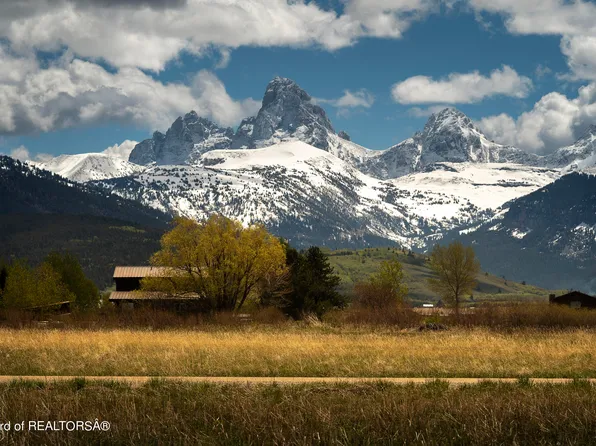 3971 Whitney Dr, Driggs, ID 83422