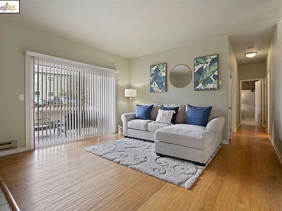 4th image of 143 Shoreline Ct