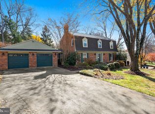 512 Hawkesbury Ln, Silver Spring, MD 20904