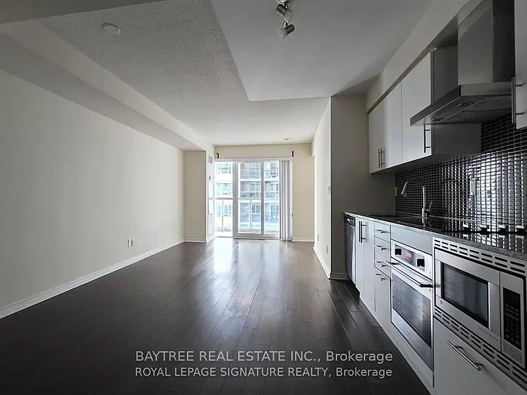 352 Front St W #622 — Photo 1