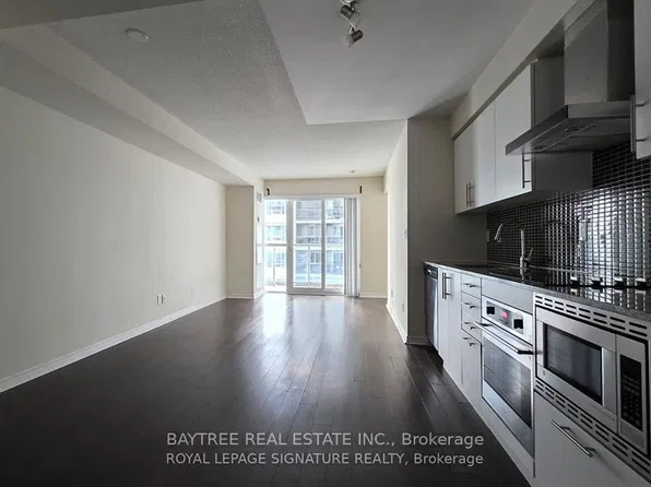 352 Front St W #622, Toronto, ON M5V 0K3