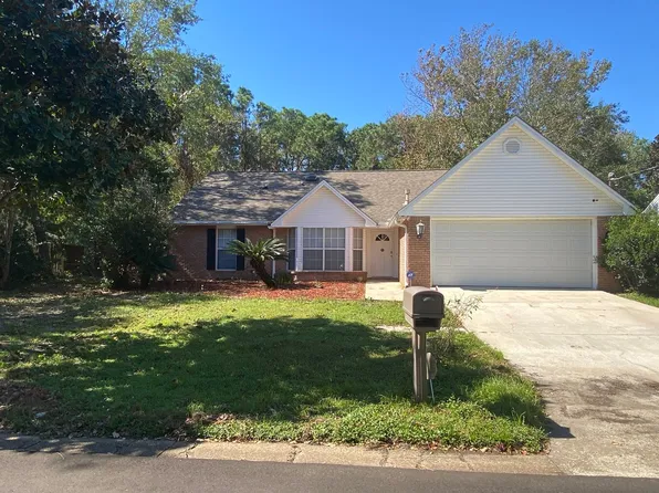 24 Neptune Dr, Mary Esther, FL 32569