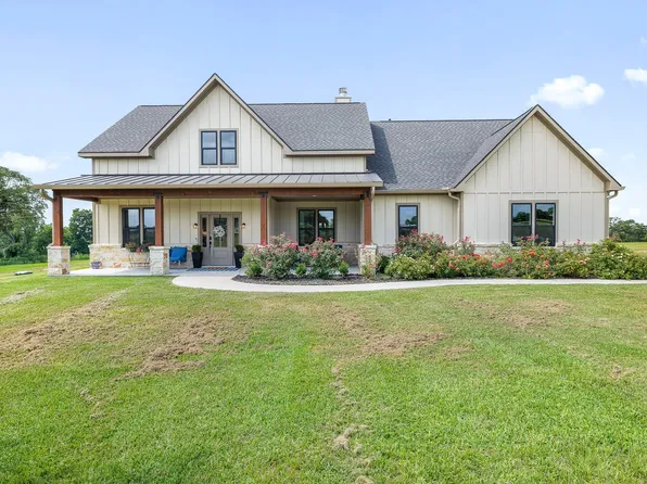 1780 Ike Ln, Brenham, TX 77833
