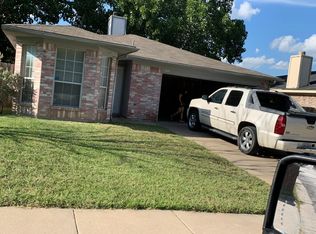 325 Moss Hill Dr, Arlington, TX 76018
