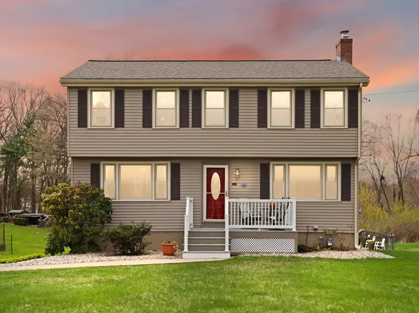 105 Greenmeadow Dr, Tewksbury, MA 01876