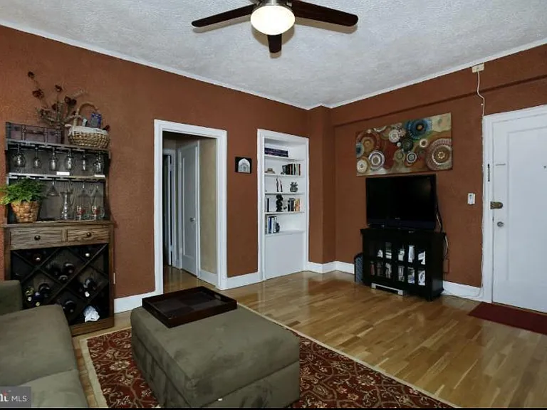 2032 Belmont Rd NW #319 — Photo 10