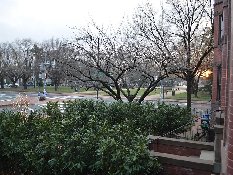 1304 E Capitol St NE #B — Photo 18