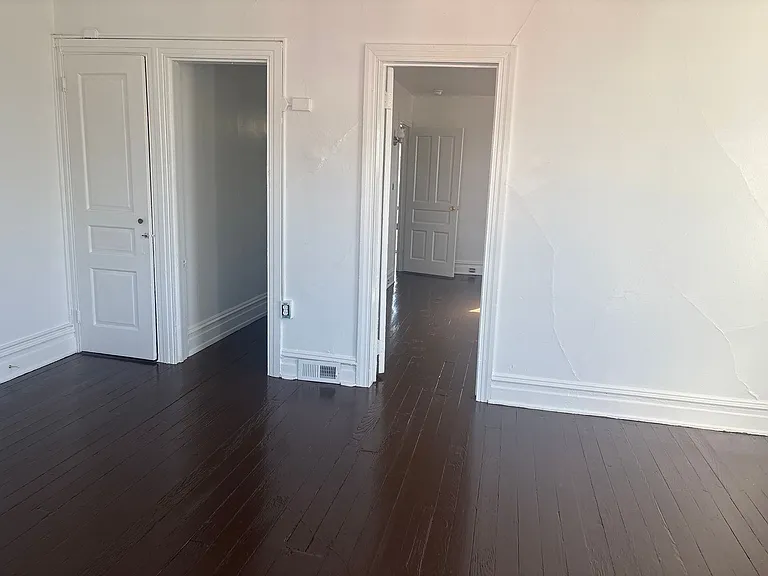 50 W Jackson St #3 — Photo 7