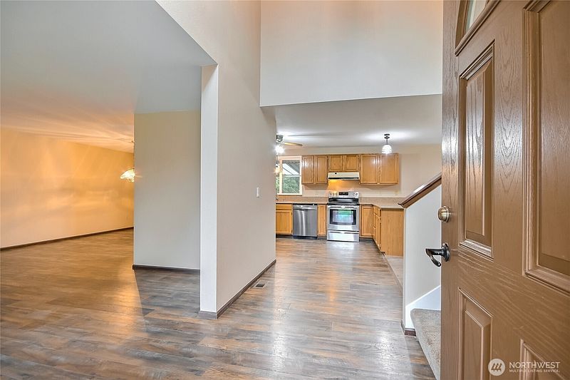 5th image of 19409 110th Avenue Ct E