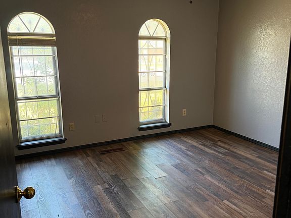 3rd image of 8937 Tilman Dr