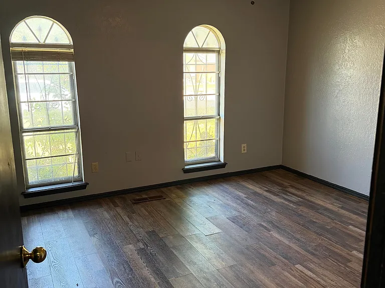 8937 Tilman Dr — Photo 3