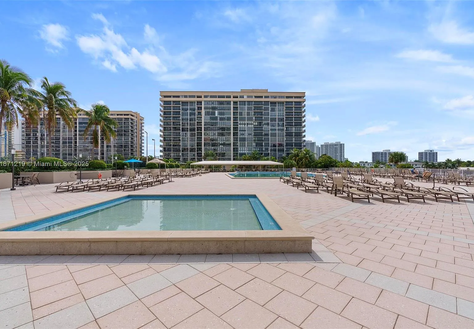 2 bed, 1275 sqft, $2,800 — Photo 1