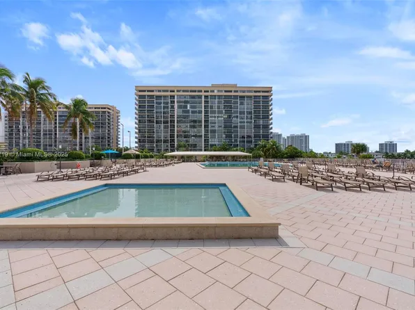 1965 S Ocean Dr, Hallandale, FL