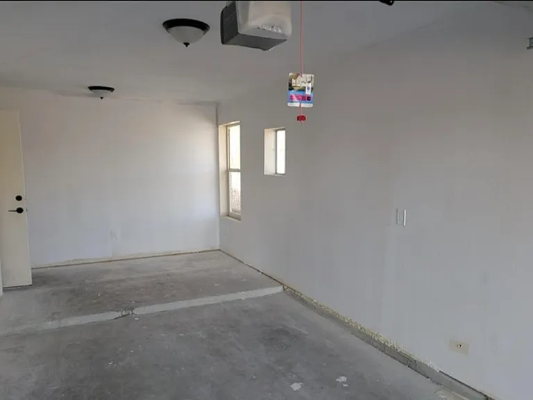 300 Geraldine Loop SE #A — Photo 5