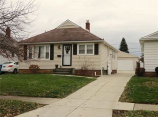 3007 Park Dr, Parma, OH