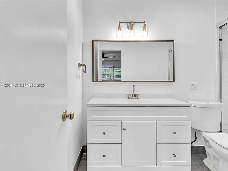 4500 SW 42nd Ter — Photo 37
