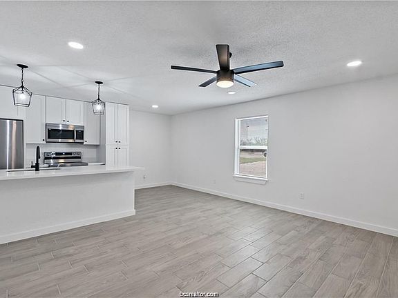 5th image of 1505 Alpine Cir #B