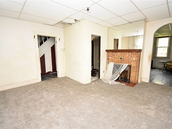 3rd image of 1592 Lincoln Ave